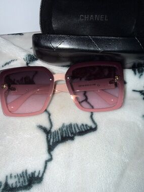 CHANEL sunglasses Pink